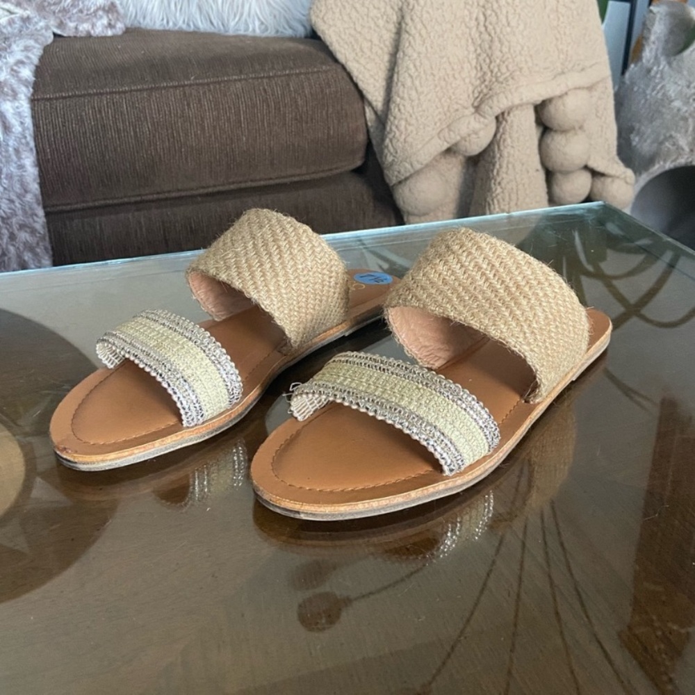 🌸 Catherine Malandrino 🌸 boho nude sandals